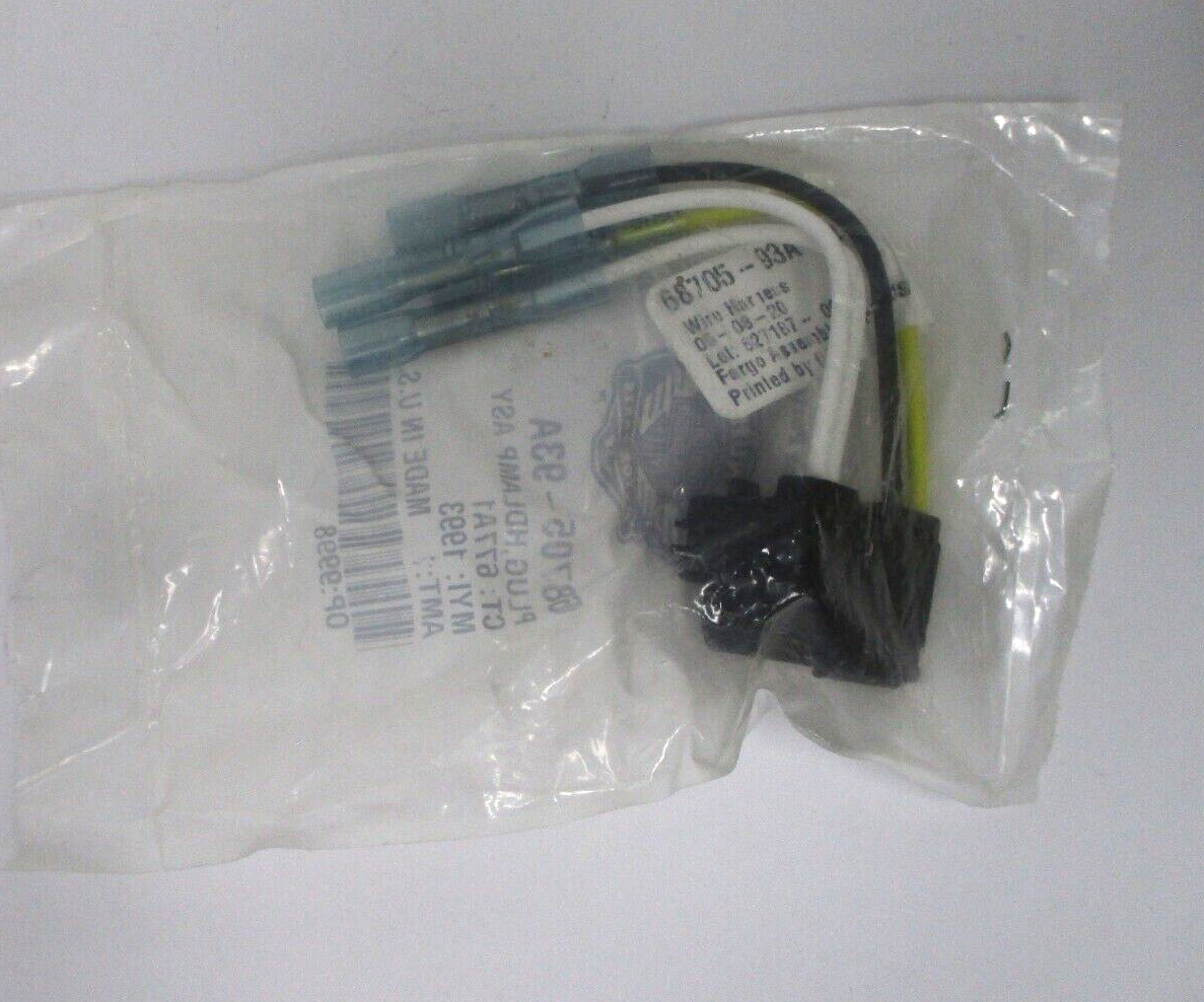 Harley-Davidson   Headlight Plug 68705-93A