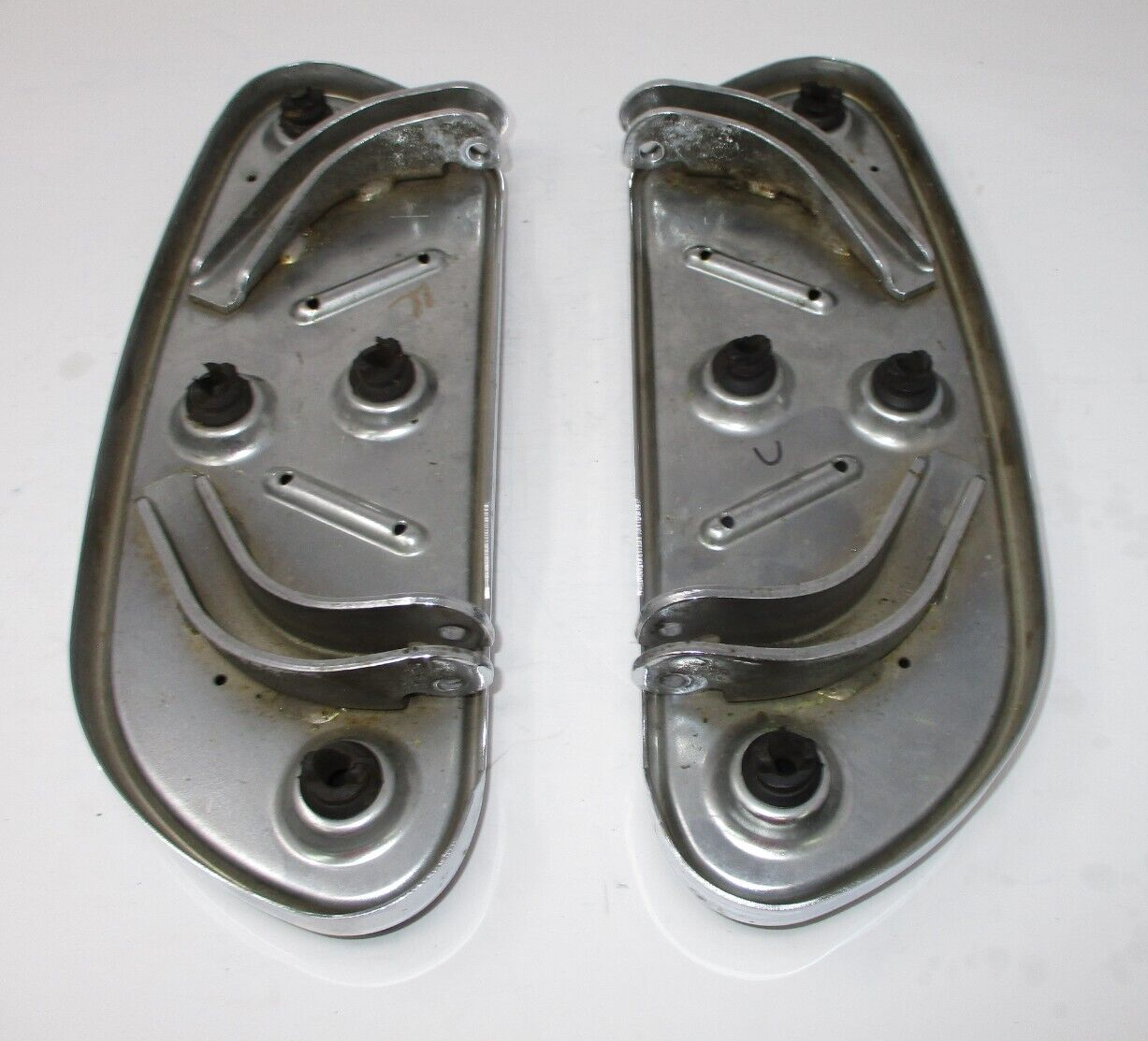 Harley-Davidson Streamliner Tri-line Floorboard 50689-11